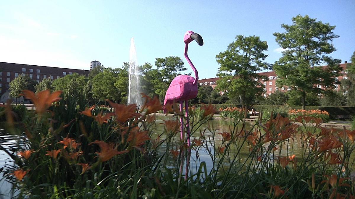 65cc9c0e7687d0b989413260_2011_flamingo-flamingo_website--3