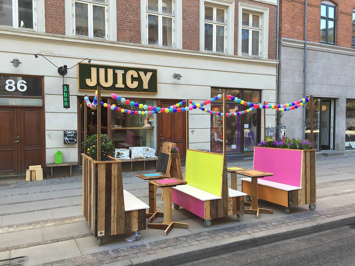 65cc979a3c082a1c2cf8eff4_2015_juicy-bar_web-1
