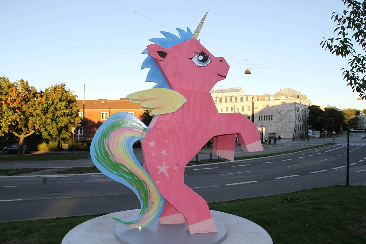 65cc9d7b2720956fe69eed4e_2013_pony_web-1