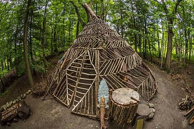 65ccce2f2ff7e205dce53602_2018_troll-hunt_troll-habitat_web-5