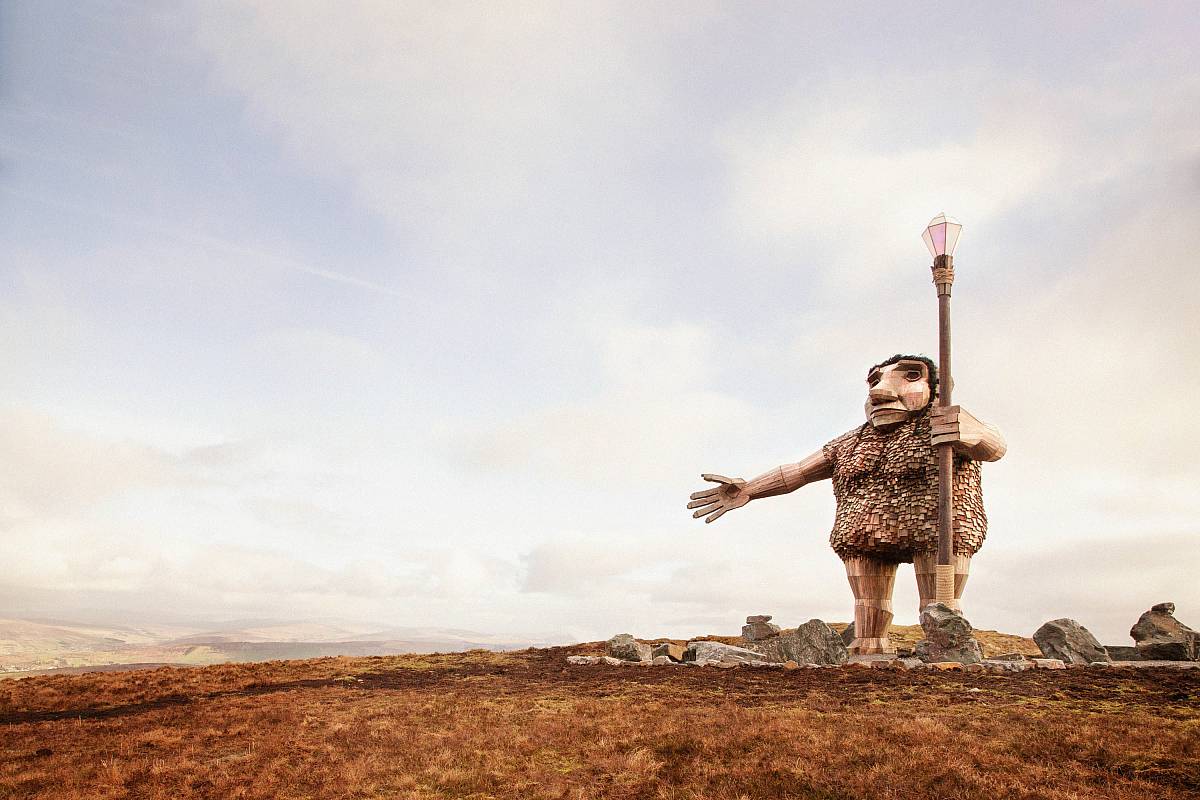 65cc850b5564f75a2389b3ee_091_2022_darach_the-3-giants-and-the-campfires-in-the-sky_sperrins_northern-ireland