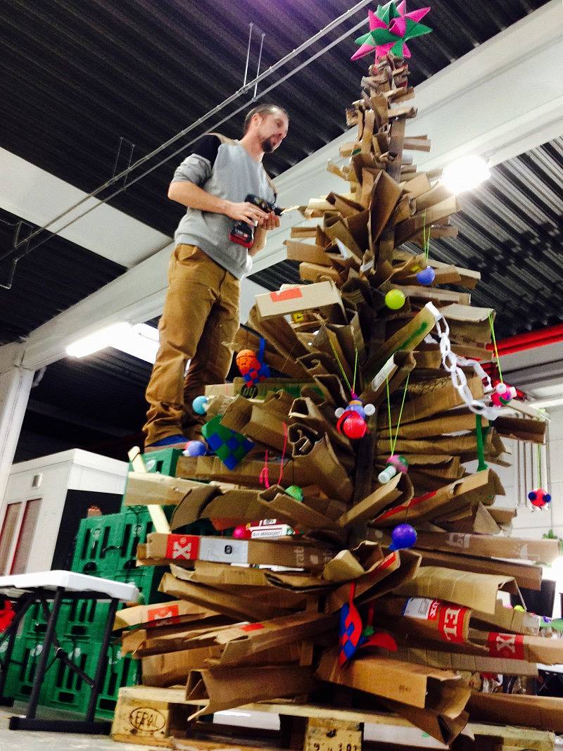 65ccd0e74fbc77084f65d7b5_finished-upcycled-christmas-tree